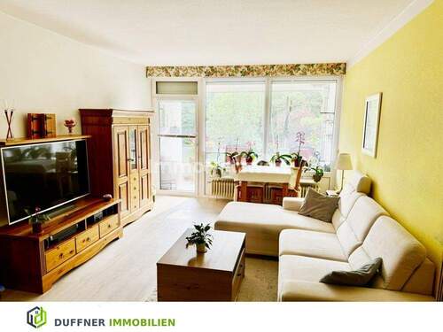 Wohnzimmer b - 3 Zimmer Etagenwohnung zum Kaufen in Kiel