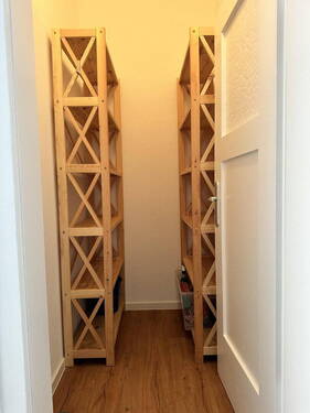 Garderobe und Vorrat - 