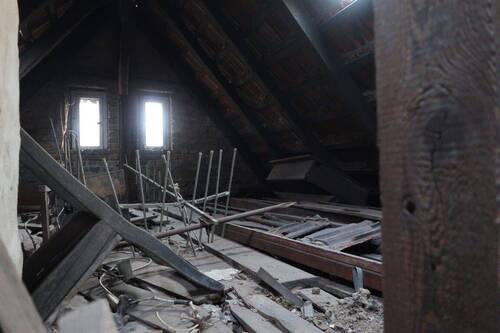 Dachspitz unausgebaut.JPG - 