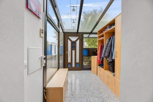 Vorbau/Windfang - 4 Zimmer Reihenendhaus zum Kaufen in Köngen