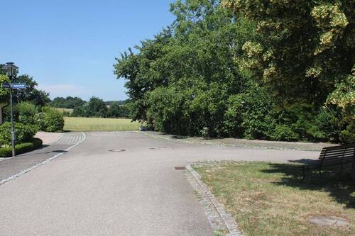 Weg zum freien Feld - Grundstück in Hilgertshausen-Tandern