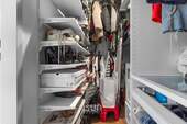 BEGEHBARER KLEIDERSCHRANK - 
