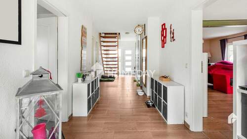 EG Flur - 6 Zimmer Einfamilienhaus zum Kaufen in Rendswühren