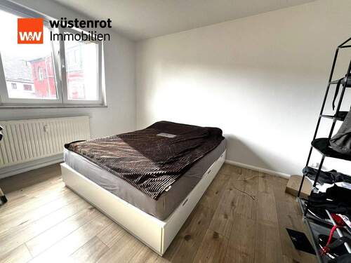Schlafzimmer - 2 Zimmer Etagenwohnung zum Kaufen in Mittweida