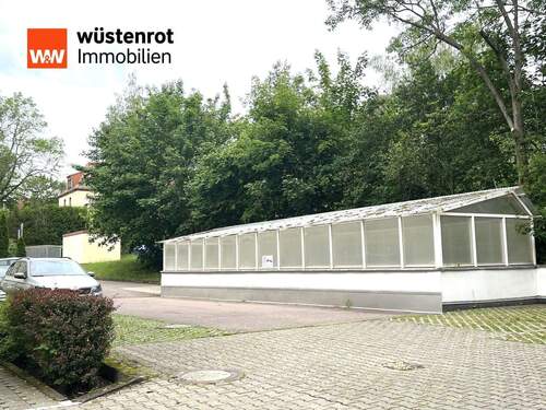 Überdachte Zufahrt zur Tiefgarage - 