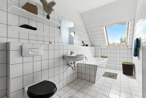 Badezimmer Virtual Staging – Möblierung digital ergänzt - 4 Zimmer Reihenmittelhaus in Kötschlitz