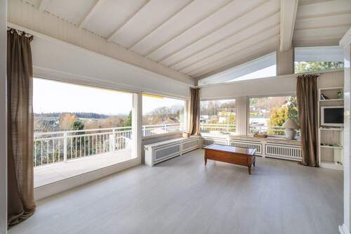 Blick ins Wohnzimmer - 