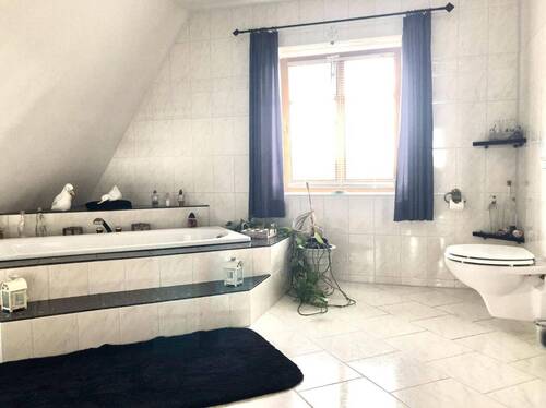 Wannenbad im Obergeschoss - 