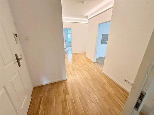 Flur - 3 Zimmer Etagenwohnung in Leipzig