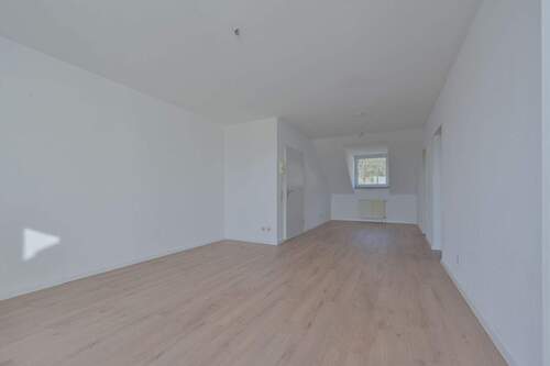Wohnzimmer - Etagenwohnung mit 56,80 m&sup2; in Hohenstein-Ernstthal zur Miete