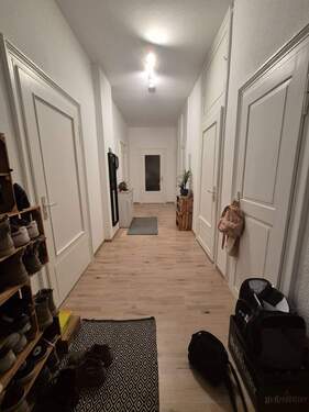 Flur - 3 Zimmer Etagenwohnung zum Kaufen in Riesa