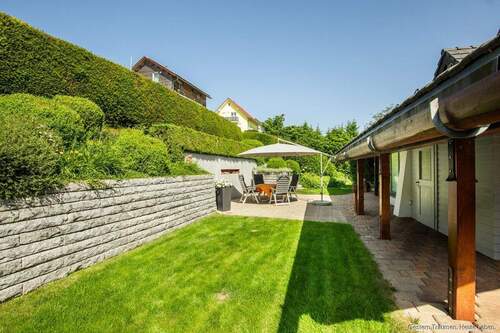 Garten mit Terrasse - 