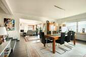 Esszimmer mit Wohnzimmer - Einfamilienhaus mit 230,00 m&sup2; in Titisee-Neustadt zum Kaufen