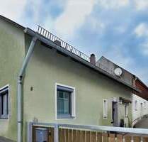 Zweifamilienhaus - Wohnen mit Geschichte und Potenzial - Mantel