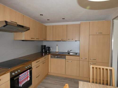 Einbauküche im EG - 6 Zimmer Mehrfamilienhaus, Wohnhaus in Mantel