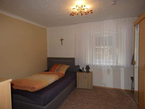 Schlafzimmer der EG-Wohnung - 