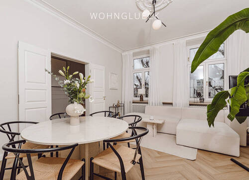 Wohnbereich mit Blick in das Arbeitszimmer - 4 Zimmer Etagenwohnung zum Kaufen in Augsburg