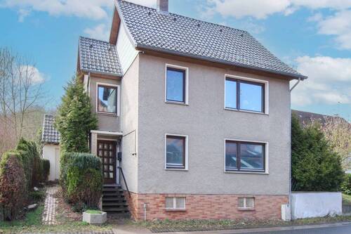 Ansicht - Eigenheim mit Garten und Balkon in Familienfreundlicher Lage