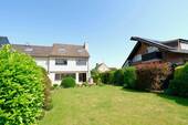 Titel - Familienhaus mit Traumgarten - großzügiges Reihenendhaus in begehrter Lage von Dormagen-Zons
