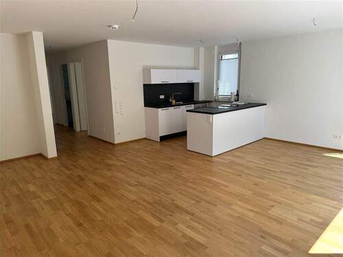 Küche mit Kochinsel (Muster) - Etagenwohnung mit 76,00 m&sup2; in Böblingen zur Miete