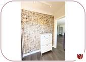 Eingangsbereich mit Garderobe und Schrank
- 