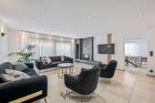 Wohnzimmer - Umfassend modernisiertes Einfamilienhaus mit Top-Ausstattung und Einliegeroption
