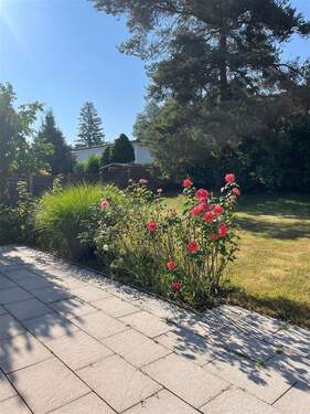 Terrasse und Garten - Grundstück in Schwabhausen