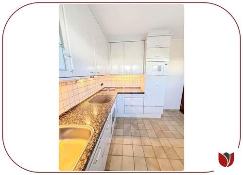 Küche mit Einbauküche - 