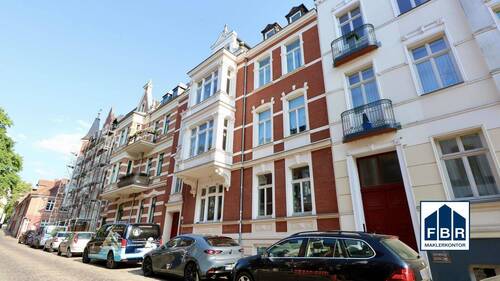 Blick in die Straße - 3 Zimmer Etagenwohnung zum Kaufen in Schwerin