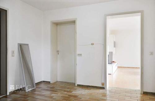 Flur-Einliegerwohnung - 