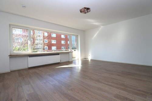 Wohnzimmer - 3 Zimmer Etagenwohnung zum Kaufen in Henstedt-Ulzburg