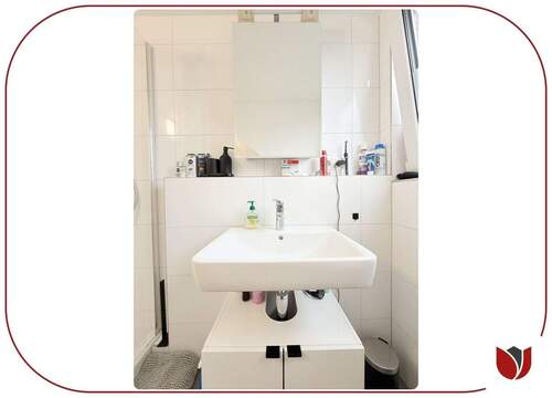 Saniert: modernes Duschbad - 