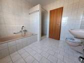 mit Wanne und Dusche - 