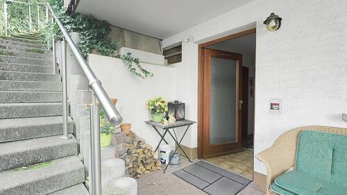 Hauseingang - Gemütliche Zwei-Zimmerwohnung - ruhig und zentral in Merzhausen