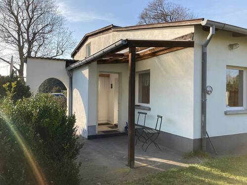 Wohnhaus Eingangsbereich - 4 Zimmer Mehrfamilienhaus, Wohnhaus zum Kaufen in Ahrensfelde