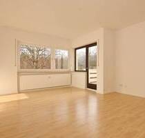 Jetzt einziehen: Lichterfüllte 3-Zimmer-Dachgeschoss-Wohnung mit großer Terrasse & Balkon - Berlin Zehlendorf