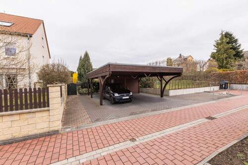 Doppelcarport mit integrierten Schuppen - 