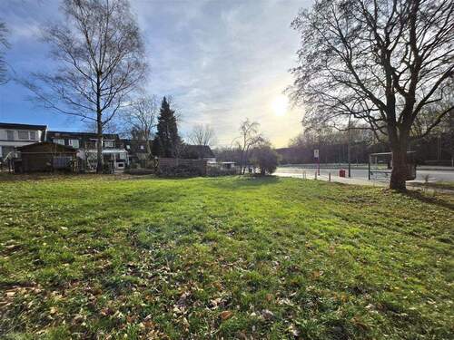 Bushaltestelle in unmittelbarer Nähe - 