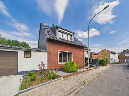 Straßenansicht - 4 Zimmer Einfamilienhaus zum Kaufen in Merzenich