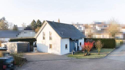 Einfamilienhaus mit Garage - 5 Zimmer Einfamilienhaus in Willroth