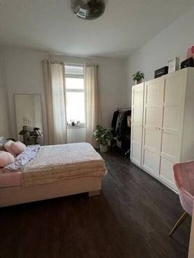 Schlafzimmer - 2 Zimmer Etagenwohnung in Saarbrücken