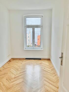 Zimmer - 3 Zimmer Etagenwohnung zur Miete in Schwerin