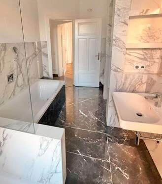 Bad, Wanne, Dusche, Fenster.jpg - 