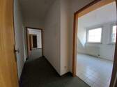 Flur - Etagenwohnung mit 63,00 m&sup2; in Crimmitschau zur Miete