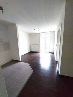 Beispiel Eingang mit Blick in die Wohnung - 