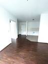 Beispiel Wohnzimmer mit Blick zum Eingang - 