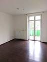 Beispiel Wohnzimmer mit Blick zum Balkon - 