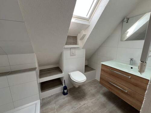 Bad Dachgeschoss .jpg - 7 Zimmer Einfamilienhaus in Bad Krozingen