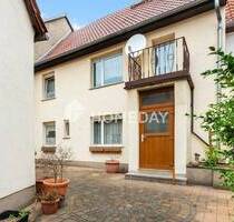 Gepflegte DHH mit Garage, Innenhof, Balkon und Ausbaupotenzial in ruhiger Lage - Zörbig