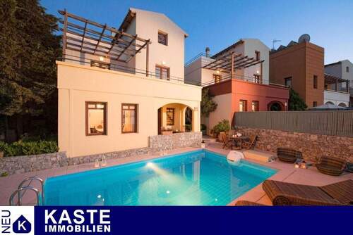 Titel - Schöner Villen-Komplex mit Pool und Meerblick in Plaka, Kreta.